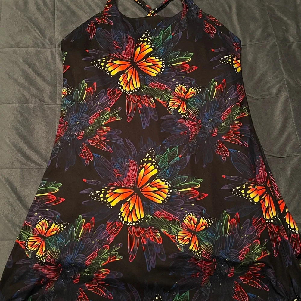 Constantly Varied Gear Strapless Dress with Vibrant Butterfly Design - Picture 2 of 3